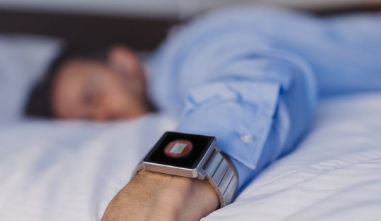 Az új okos fitness órám szerint...