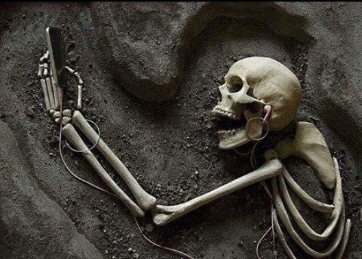 500 év múlva, egy ásatáson