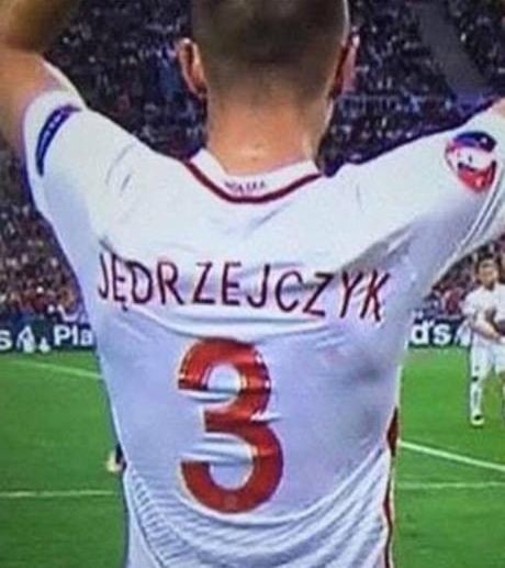 Amikor a neved helyett, a wi-fi jelszavad kerül a mezre