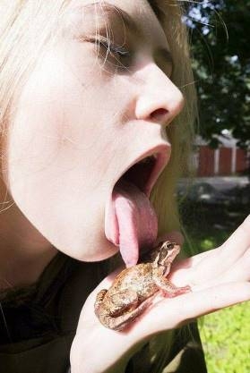 Van aki ebben hisz...