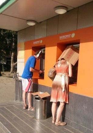 Amikor a férjed kártyájáról húzod pénzt