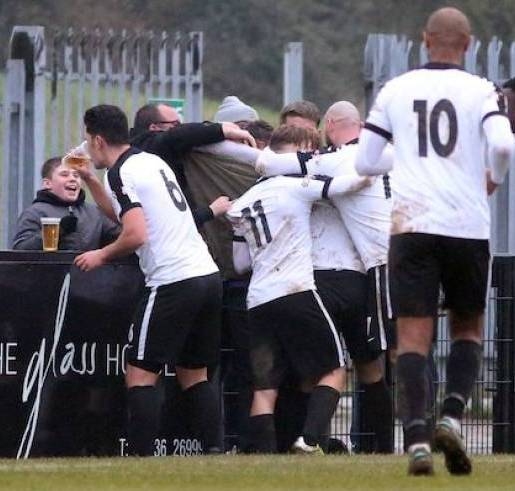 Hősünk megszomjazott