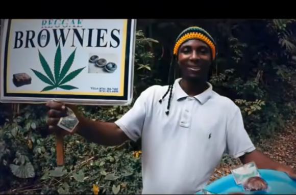 - Barna sütit? - Kérek!