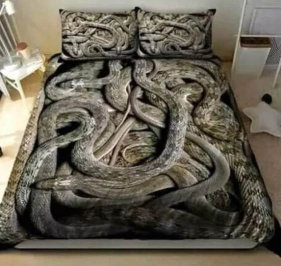 Bizarr ágyneműhuzat